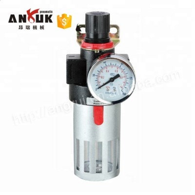 Automatic air source treatment pressure regulator with gauge